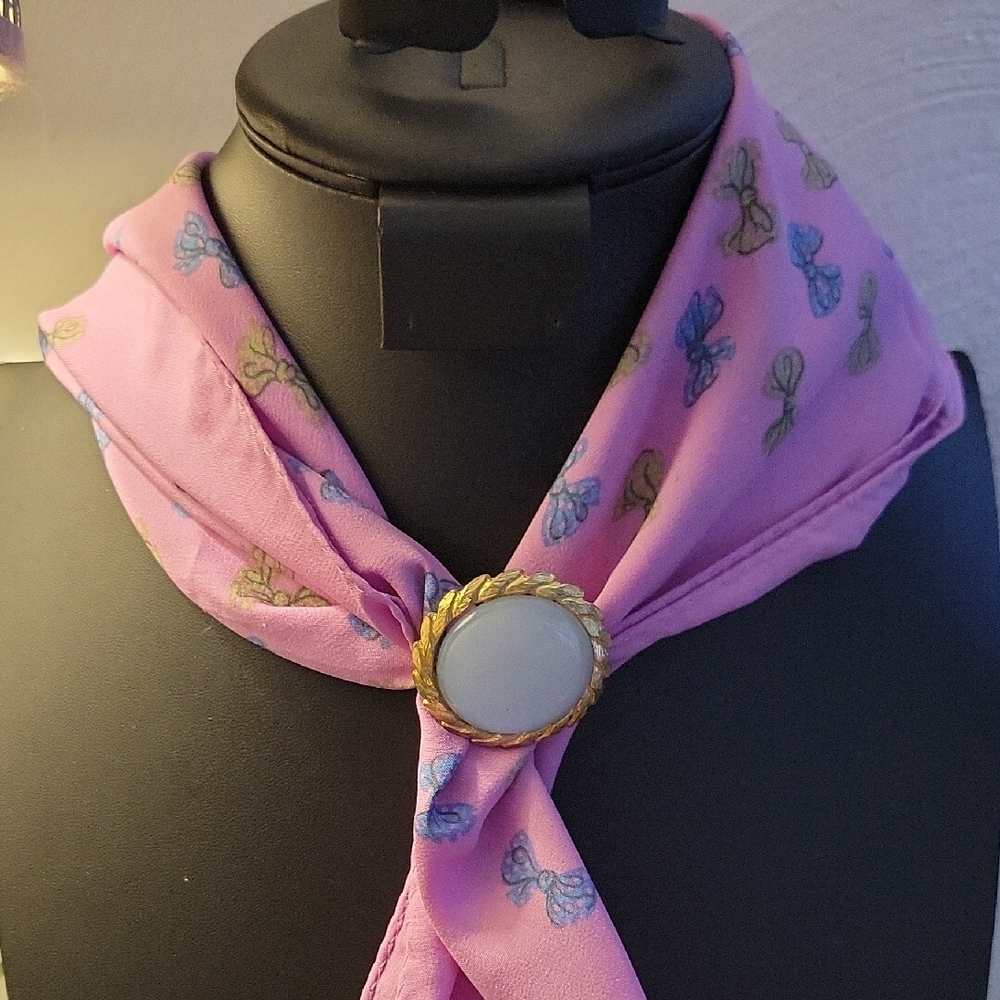 Morsly Scarf & West Germany Scar Clip - Picture 7 of 11